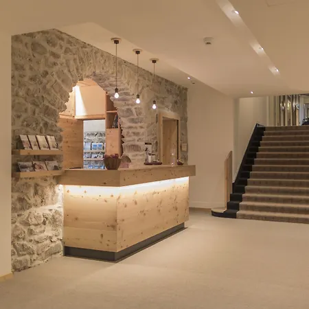 ホテル Cresta Palace Celerina St Moritz In And Out