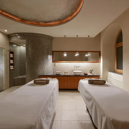 Cresta Palace Celerina St Moritz In And Out ツェエリーナ